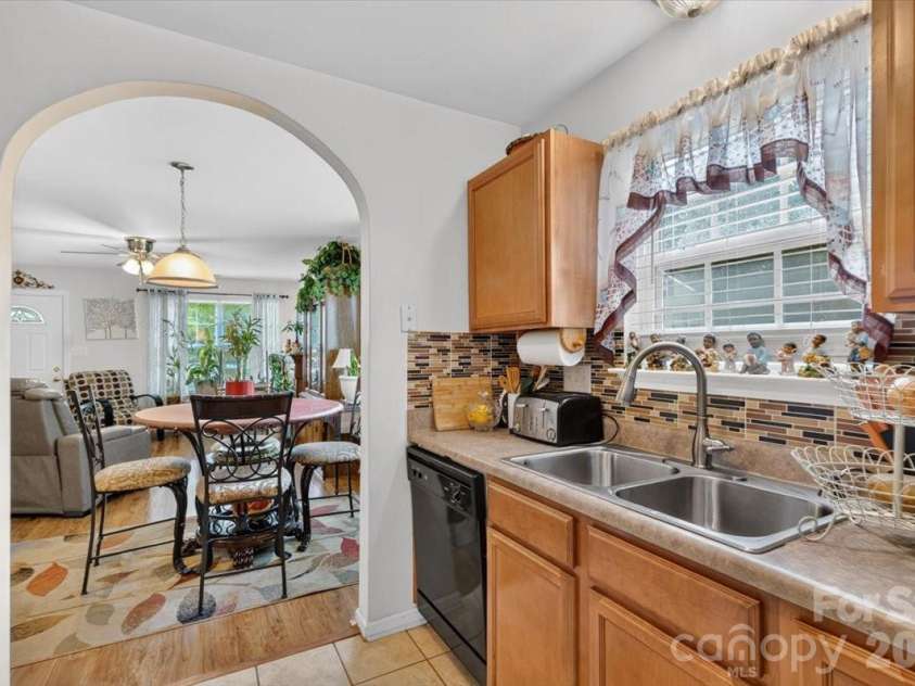 4403 Trillium Fields Drive, Charlotte, NC 28269.  MLS# CAR4416499, YatesRealty ID 49212. 