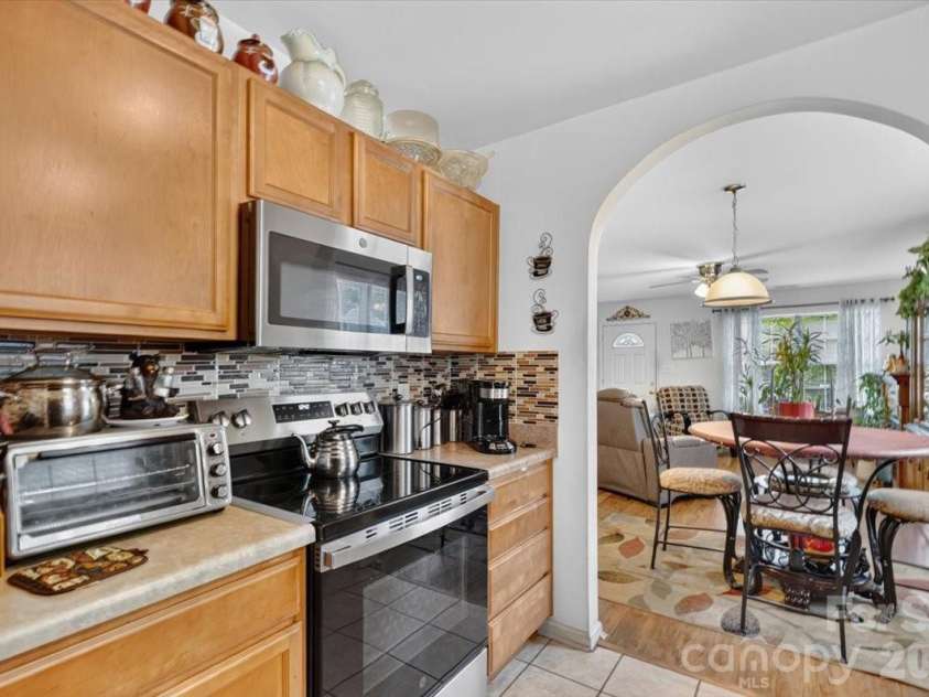 4403 Trillium Fields Drive, Charlotte, NC 28269.  MLS# CAR4416499, YatesRealty ID 49212. 