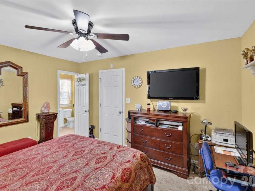 4403 Trillium Fields Drive, Charlotte, NC 28269.  MLS# CAR4416499, YatesRealty ID 49212. 