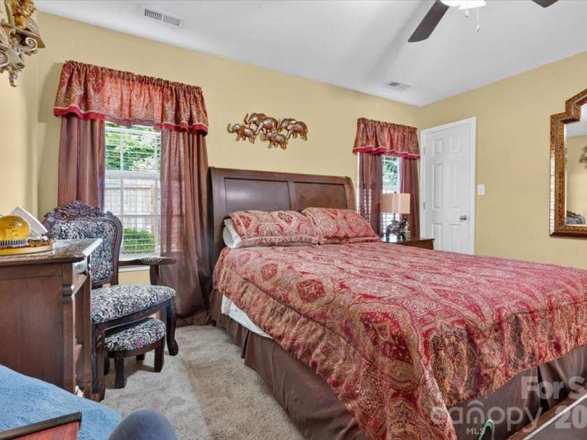 4403 Trillium Fields Drive, Charlotte, NC 28269.  MLS# CAR4416499, YatesRealty ID 49212. 