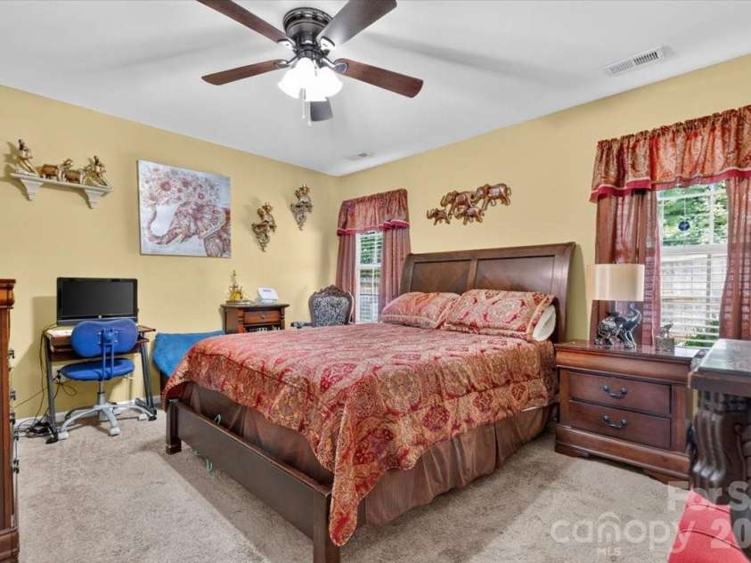 4403 Trillium Fields Drive, Charlotte, NC 28269.  MLS# CAR4416499, YatesRealty ID 49212. 
