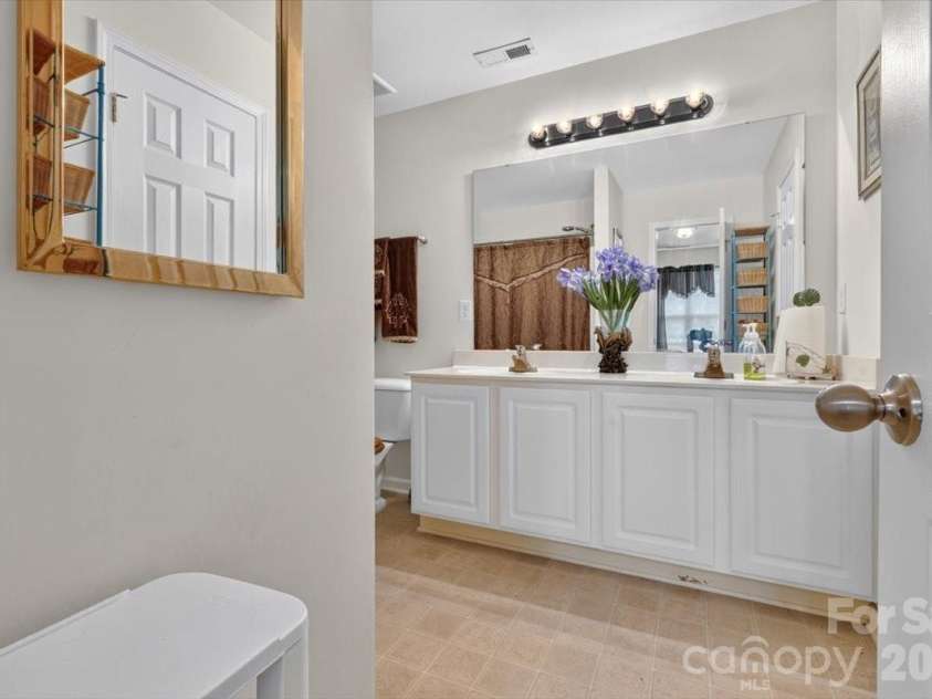 4403 Trillium Fields Drive, Charlotte, NC 28269.  MLS# CAR4416499, YatesRealty ID 49212. 