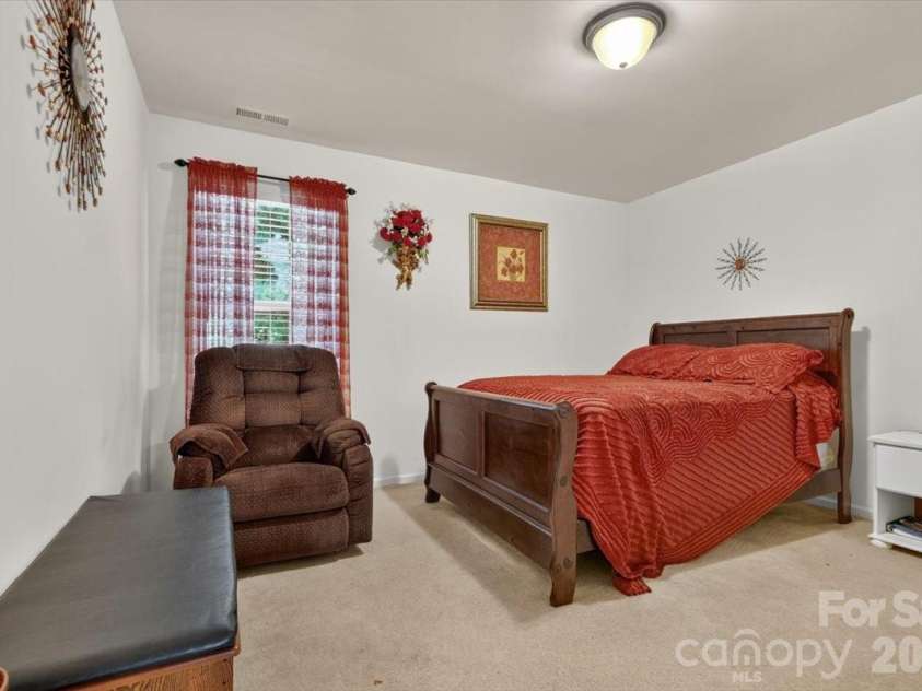 4403 Trillium Fields Drive, Charlotte, NC 28269.  MLS# CAR4416499, YatesRealty ID 49212. 