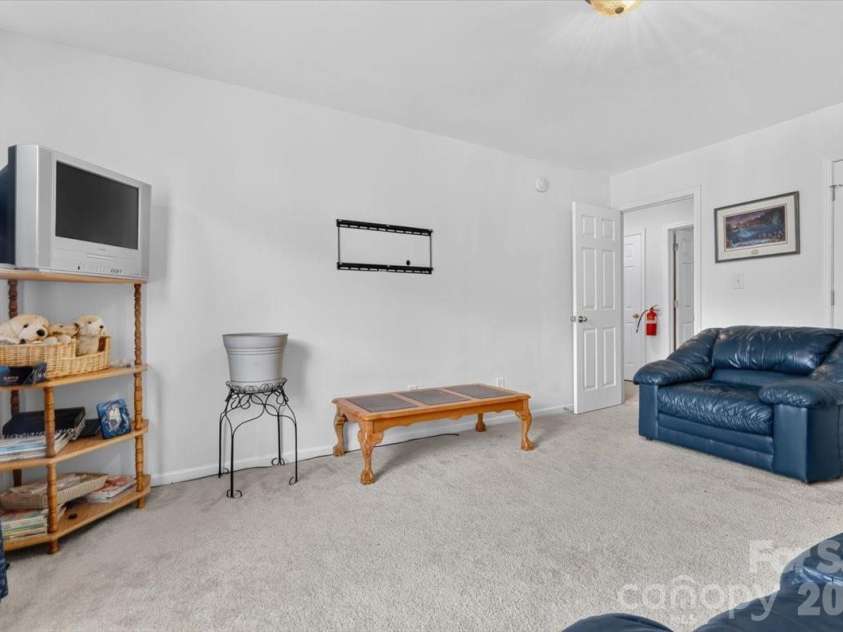 4403 Trillium Fields Drive, Charlotte, NC 28269.  MLS# CAR4416499, YatesRealty ID 49212. 