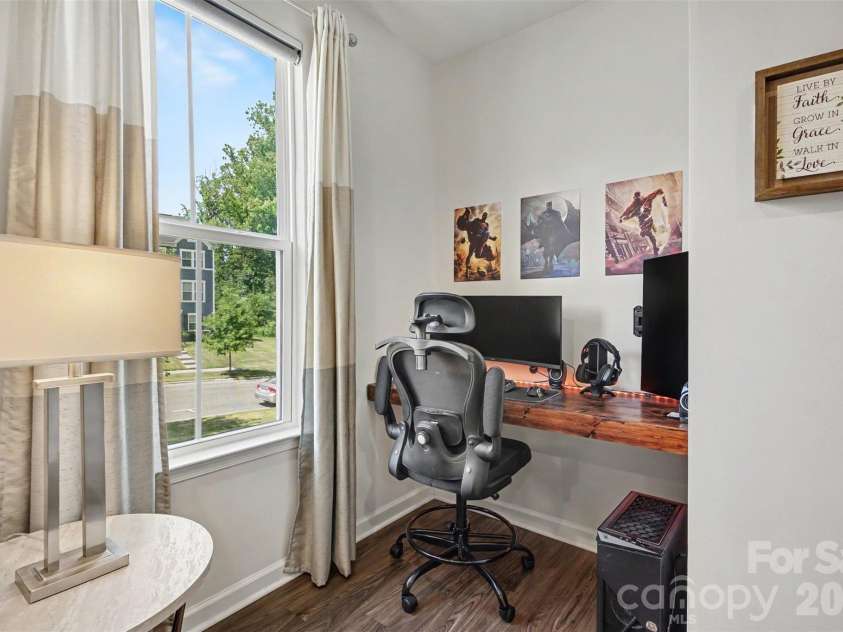 4518 Valley Walk Drive, Charlotte, NC 28216.  MLS# CAR4415326, YatesRealty ID 49213. 