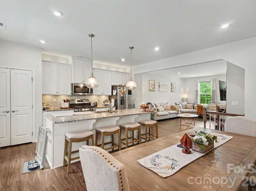 4518 Valley Walk Drive, Charlotte, NC 28216.  MLS# CAR4415326, YatesRealty ID 49213. Second floor- Dining