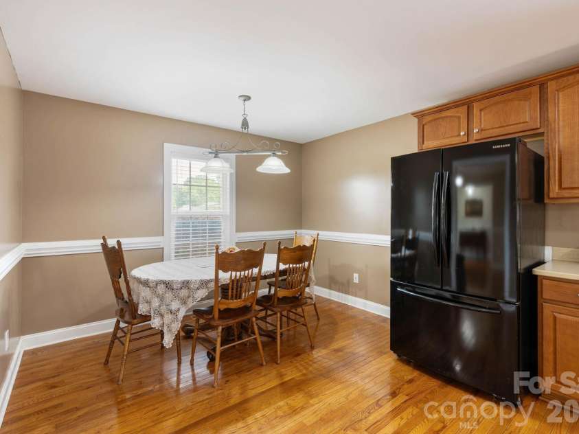 2502 Burton Estates Lane, Lincolnton, NC 28092.  MLS# CAR4410448, YatesRealty ID 49215. Breakfast Area