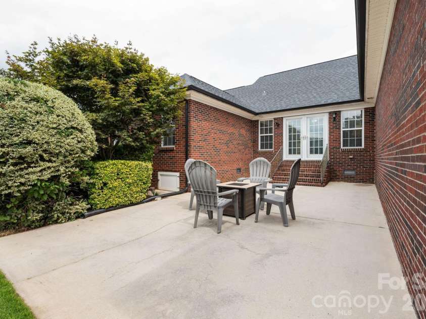 2502 Burton Estates Lane, Lincolnton, NC 28092.  MLS# CAR4410448, YatesRealty ID 49215. Private Patio