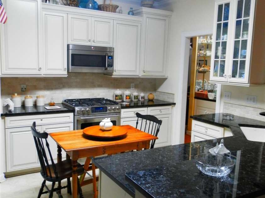 12545 Abbotsbury Court, Charlotte, NC 28277.  MLS# CAR4420703, YatesRealty ID 49217. 