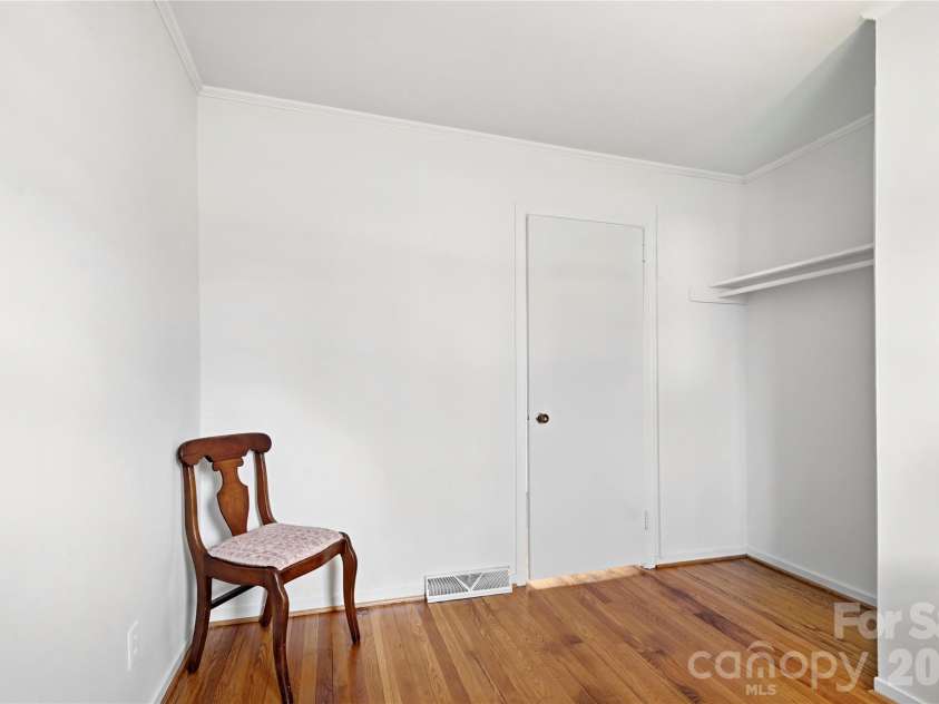 429 Jack Street, Hendersonville, NC 28792.  MLS# CAR4422029, YatesRealty ID 49220. 
