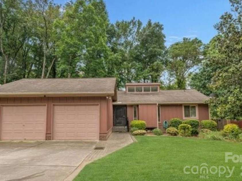7312 Barcliff Drive, Charlotte, NC 28212.  MLS# CAR4422158, YatesRealty ID 49224. 