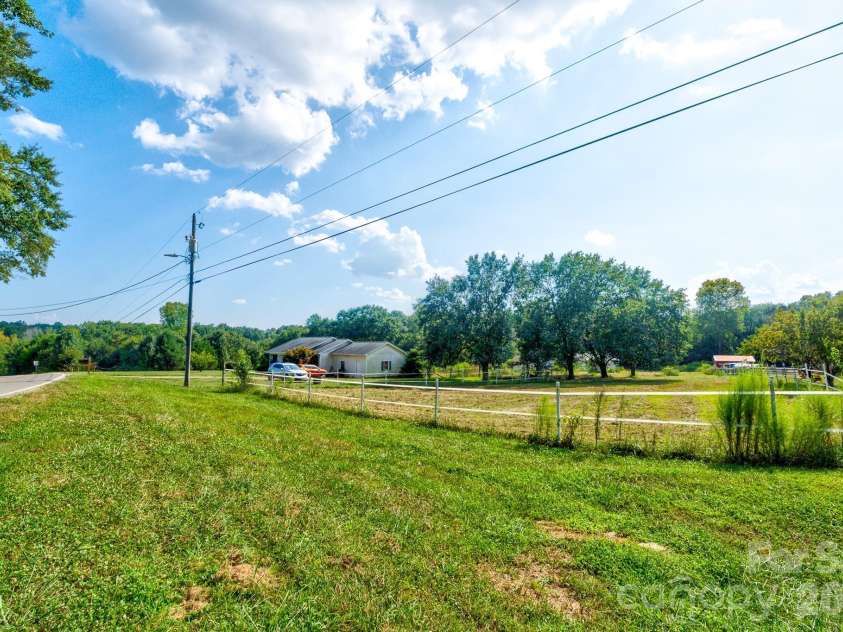 354 Jack Francis Road, Shelby, NC 28152.  MLS# CAR4422037, YatesRealty ID 49225. 