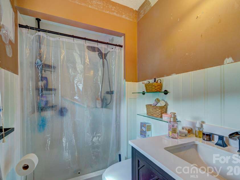 354 Jack Francis Road, Shelby, NC 28152.  MLS# CAR4422037, YatesRealty ID 49225. 