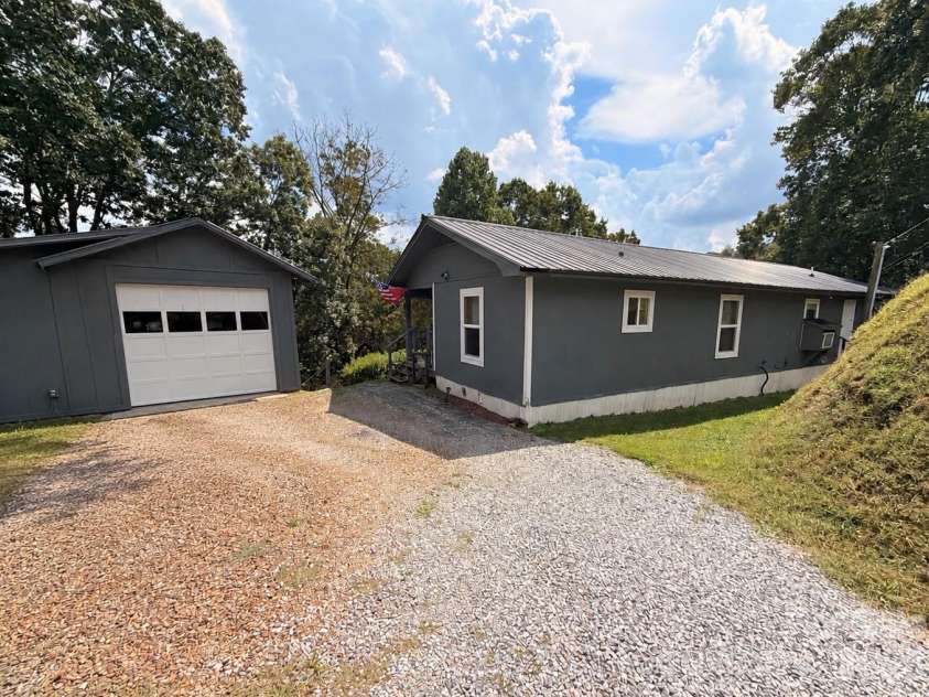 139 Ridge Drive, Waynesville, NC 28785.  MLS# CAR4408515, YatesRealty ID 49226. 