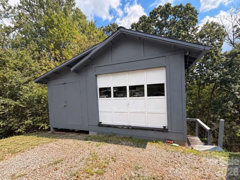 139 Ridge Drive, Waynesville, NC 28785.  MLS# CAR4408515, YatesRealty ID 49226. 
