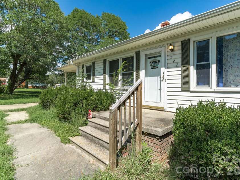 527 Washington Lane, Albemarle, NC 28001.  MLS# CAR4412418, YatesRealty ID 49228. 