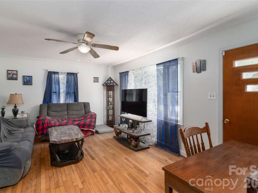 527 Washington Lane, Albemarle, NC 28001.  MLS# CAR4412418, YatesRealty ID 49228. 