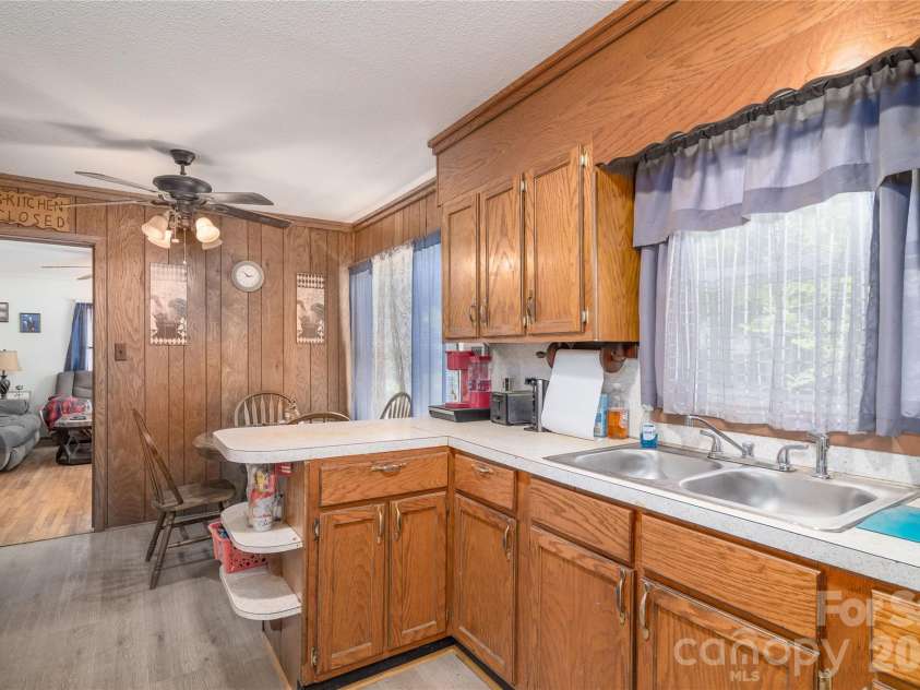 527 Washington Lane, Albemarle, NC 28001.  MLS# CAR4412418, YatesRealty ID 49228. 