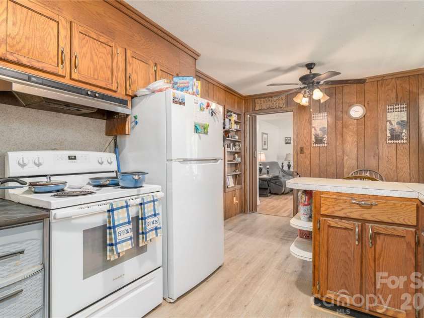 527 Washington Lane, Albemarle, NC 28001.  MLS# CAR4412418, YatesRealty ID 49228. 