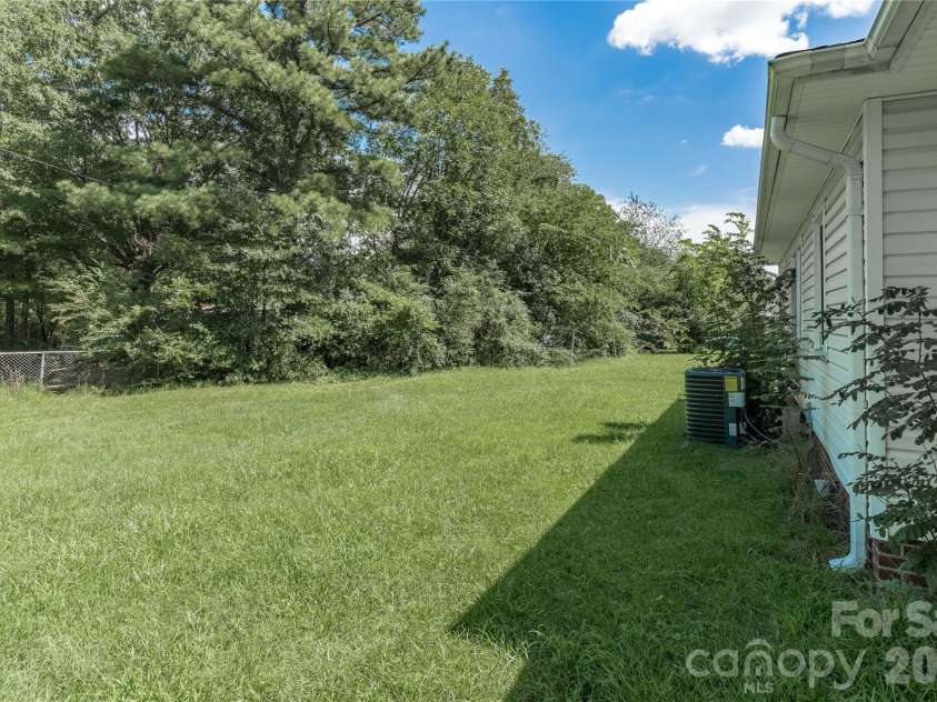527 Washington Lane, Albemarle, NC 28001.  MLS# CAR4412418, YatesRealty ID 49228. 