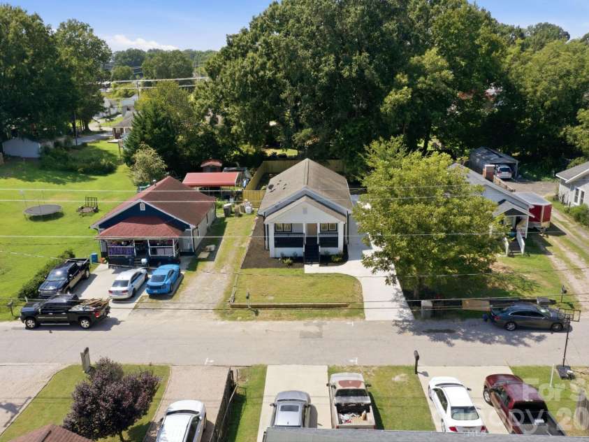904 Oakshade Avenue, Kannapolis, NC 28083.  MLS# CAR4420047, YatesRealty ID 49229. 