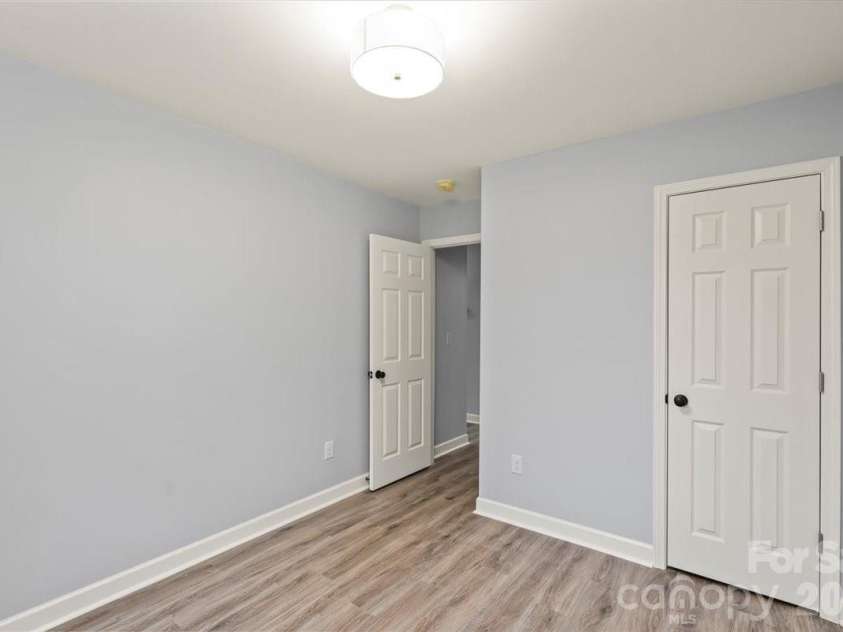 533 Crowell Avenue, Statesville, NC 28677.  MLS# CAR4345537, YatesRealty ID 4923. 