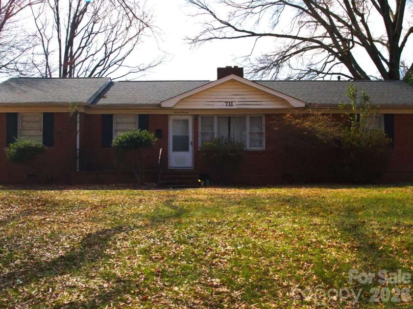 711 Yuma Street, Charlotte, NC 28213.  MLS# CAR4352772, YatesRealty ID 4923. 
