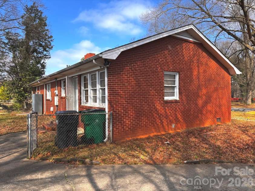 711 Yuma Street, Charlotte, NC 28213.  MLS# CAR4352772, YatesRealty ID 4923. 