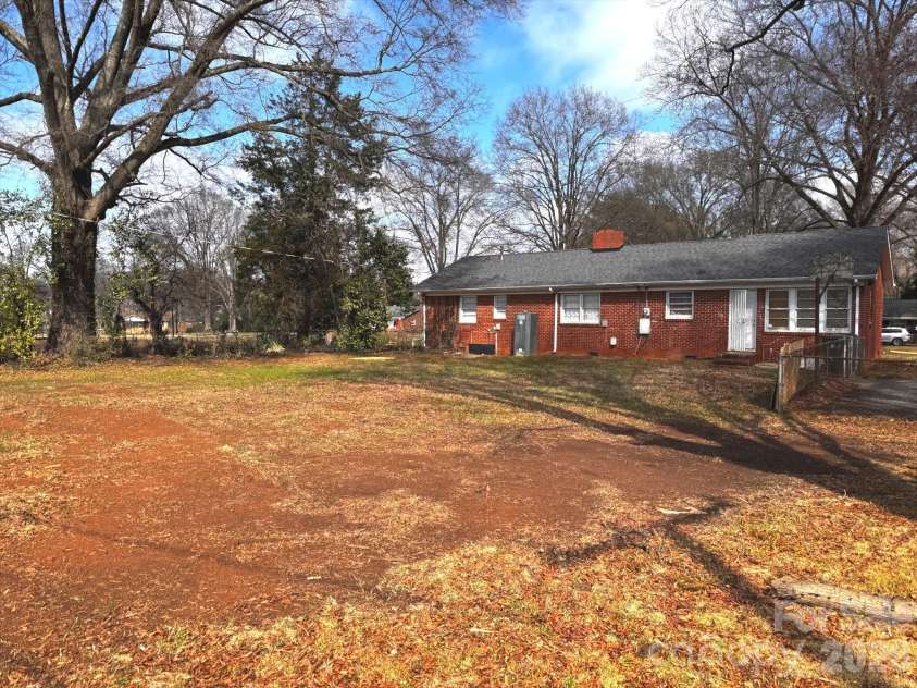711 Yuma Street, Charlotte, NC 28213.  MLS# CAR4352772, YatesRealty ID 4923. 