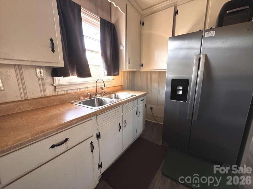 711 Yuma Street, Charlotte, NC 28213.  MLS# CAR4352772, YatesRealty ID 4923. 