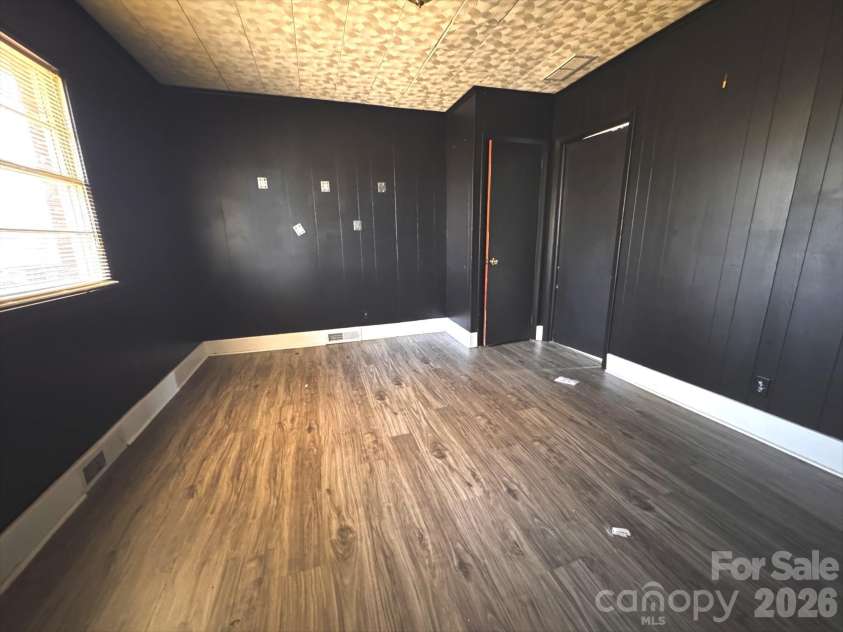 711 Yuma Street, Charlotte, NC 28213.  MLS# CAR4352772, YatesRealty ID 4923. 