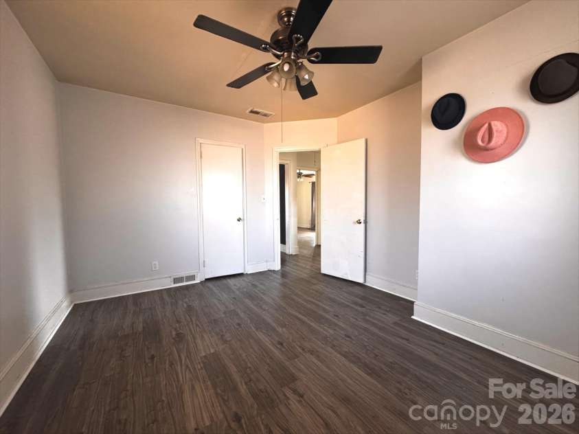 711 Yuma Street, Charlotte, NC 28213.  MLS# CAR4352772, YatesRealty ID 4923. 