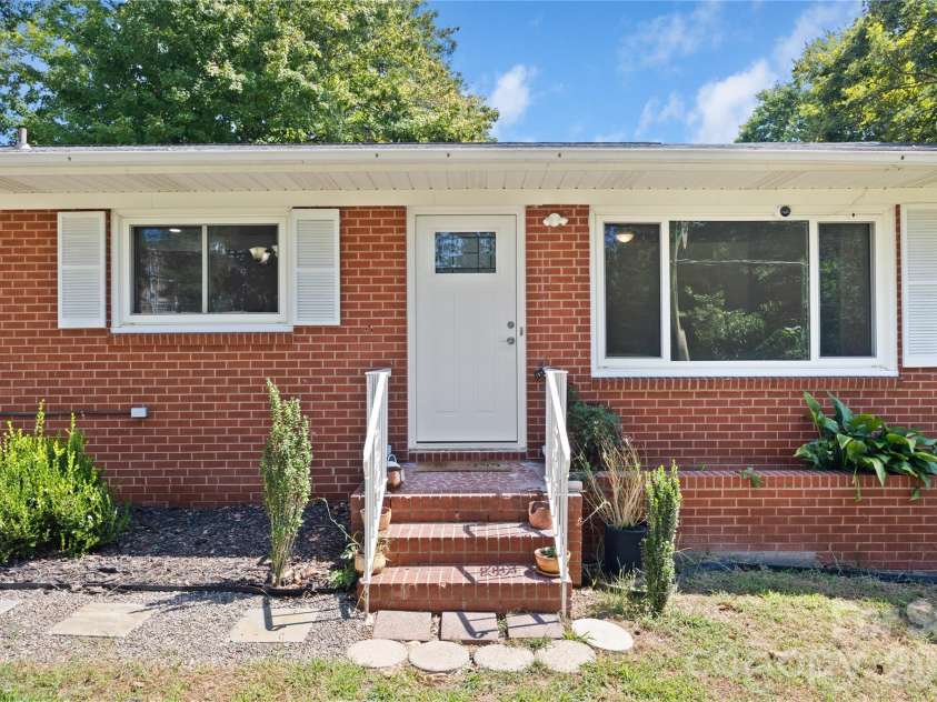 411 Coble Avenue, Albemarle, NC 28001.  MLS# CAR4421862, YatesRealty ID 49230. 