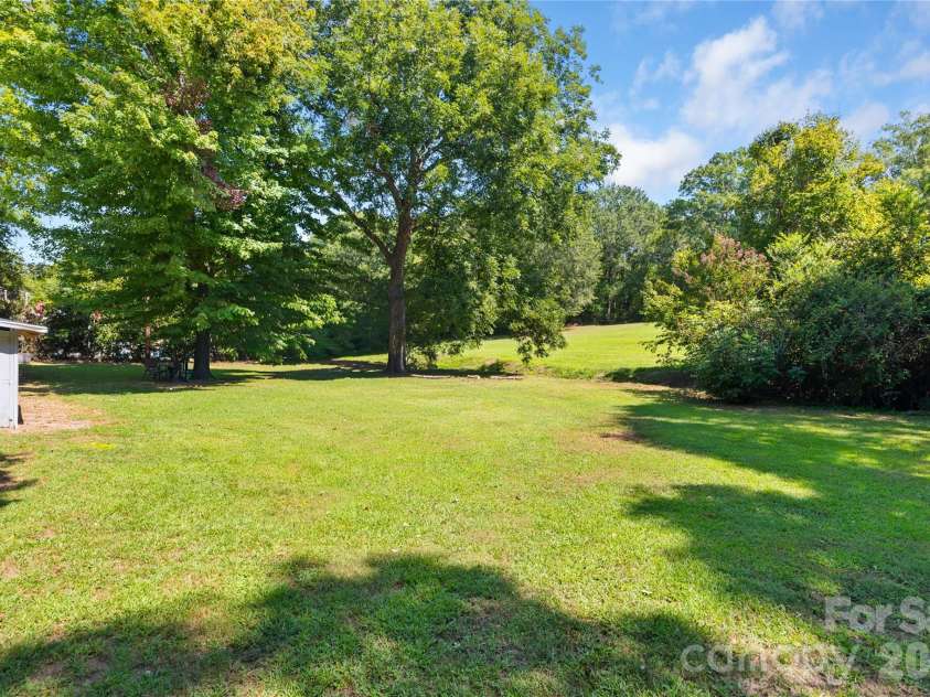 411 Coble Avenue, Albemarle, NC 28001.  MLS# CAR4421862, YatesRealty ID 49230. 