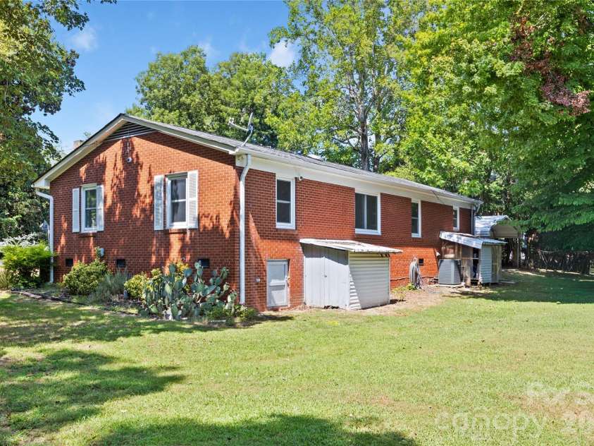 411 Coble Avenue, Albemarle, NC 28001.  MLS# CAR4421862, YatesRealty ID 49230. 