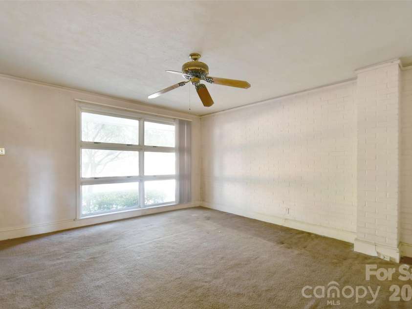 4547 Woodlark Lane, Charlotte, NC 28211.  MLS# CAR4422173, YatesRealty ID 49231. 