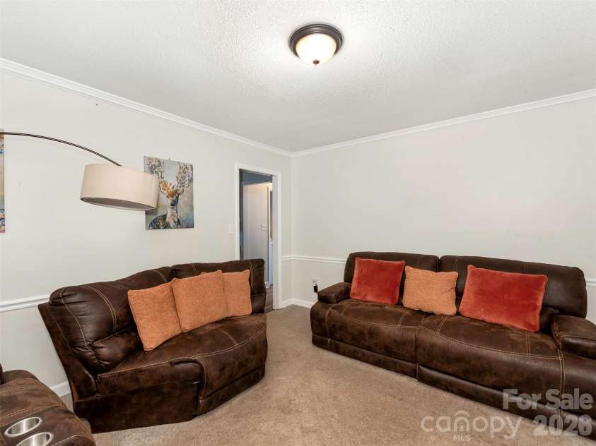 14200 Hackamore Drive, Matthews, NC 28105.  MLS# CAR4417963, YatesRealty ID 49234. 