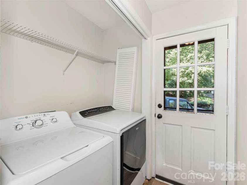 14200 Hackamore Drive, Matthews, NC 28105.  MLS# CAR4417963, YatesRealty ID 49234. 
