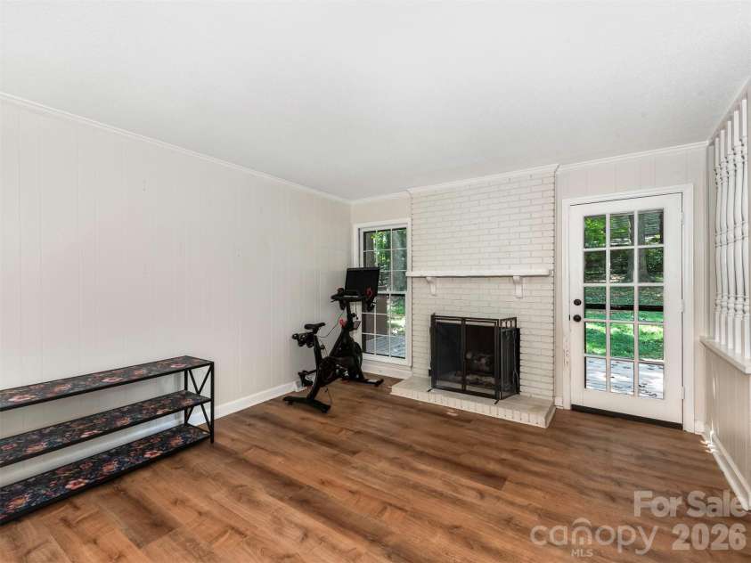 14200 Hackamore Drive, Matthews, NC 28105.  MLS# CAR4417963, YatesRealty ID 49234. 