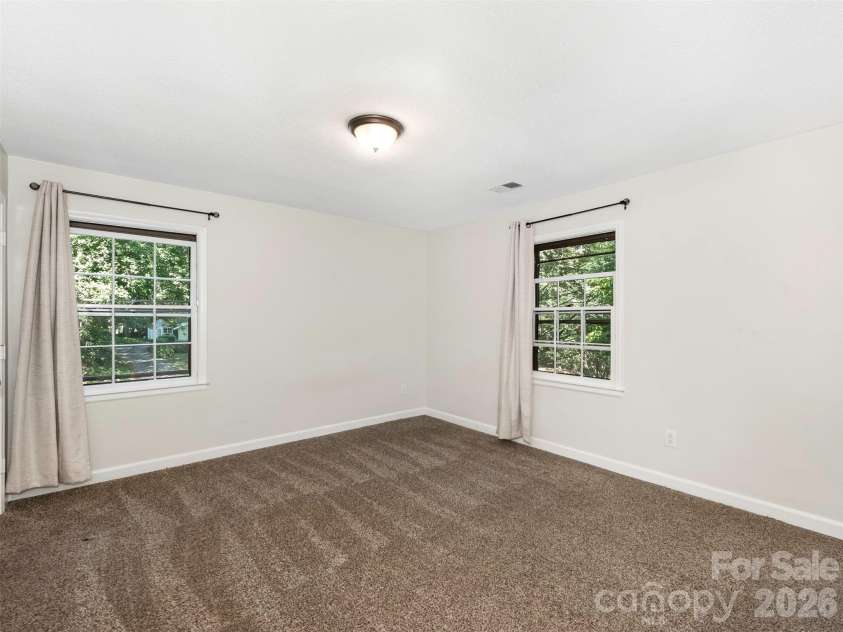 14200 Hackamore Drive, Matthews, NC 28105.  MLS# CAR4417963, YatesRealty ID 49234. 
