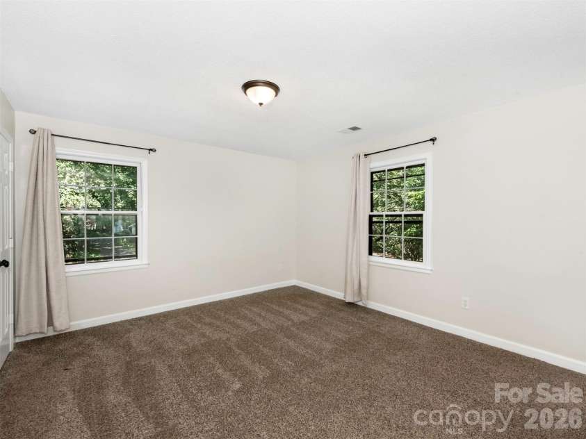 14200 Hackamore Drive, Matthews, NC 28105.  MLS# CAR4417963, YatesRealty ID 49234. 