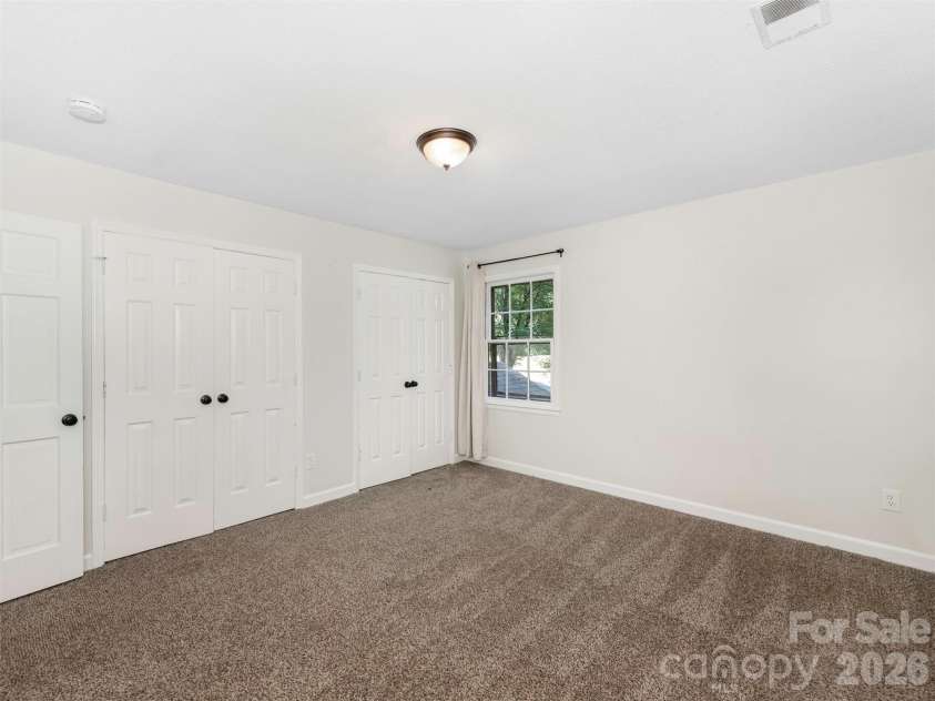 14200 Hackamore Drive, Matthews, NC 28105.  MLS# CAR4417963, YatesRealty ID 49234. 
