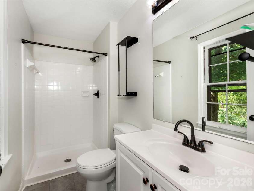14200 Hackamore Drive, Matthews, NC 28105.  MLS# CAR4417963, YatesRealty ID 49234. 