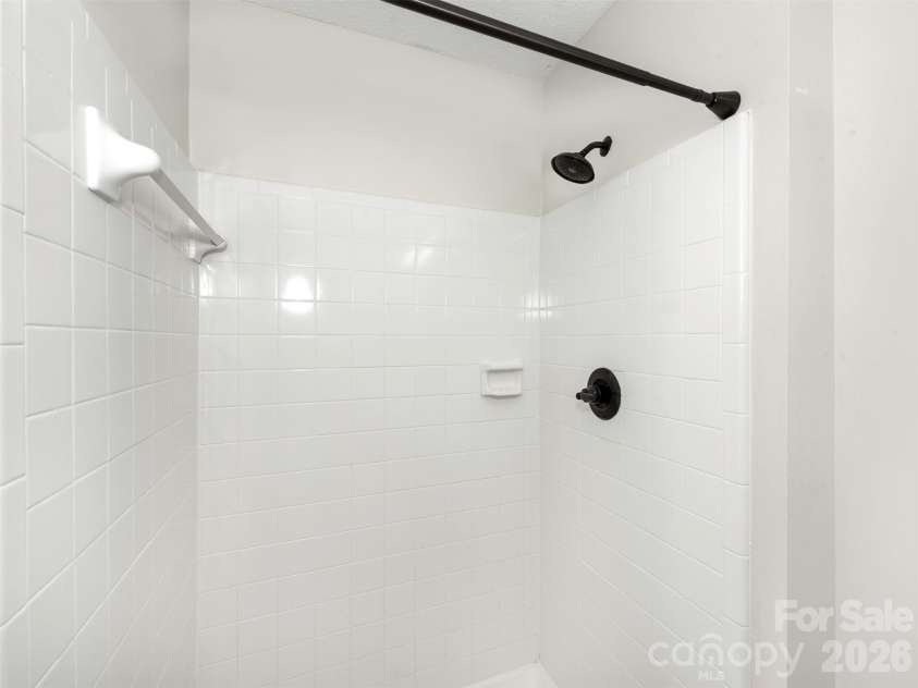 14200 Hackamore Drive, Matthews, NC 28105.  MLS# CAR4417963, YatesRealty ID 49234. 