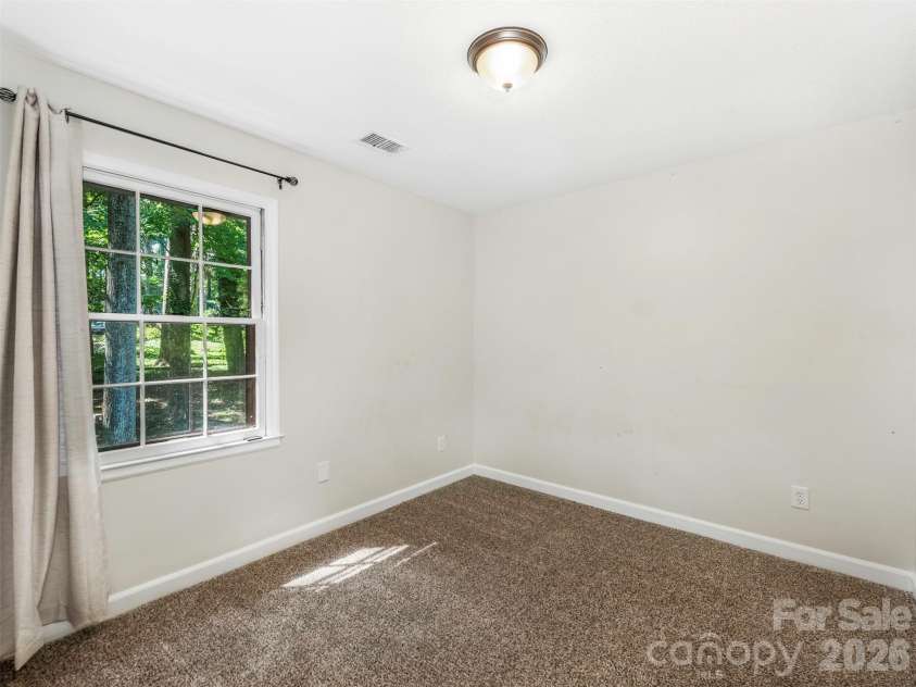14200 Hackamore Drive, Matthews, NC 28105.  MLS# CAR4417963, YatesRealty ID 49234. 