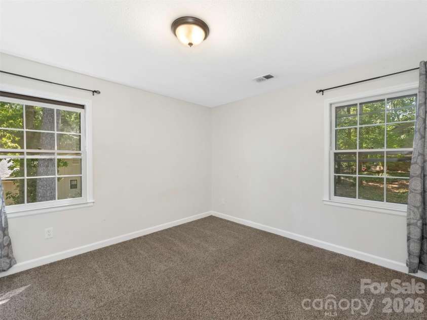14200 Hackamore Drive, Matthews, NC 28105.  MLS# CAR4417963, YatesRealty ID 49234. 
