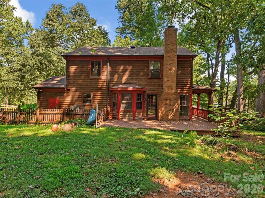 14200 Hackamore Drive, Matthews, NC 28105.  MLS# CAR4417963, YatesRealty ID 49234. 