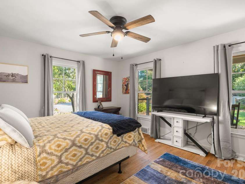 1 Orchid Lane, Asheville, NC 28803.  MLS# CAR4421419, YatesRealty ID 49235. 