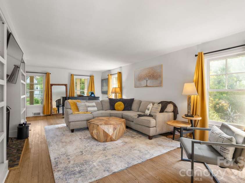 1 Orchid Lane, Asheville, NC 28803.  MLS# CAR4421419, YatesRealty ID 49235. 