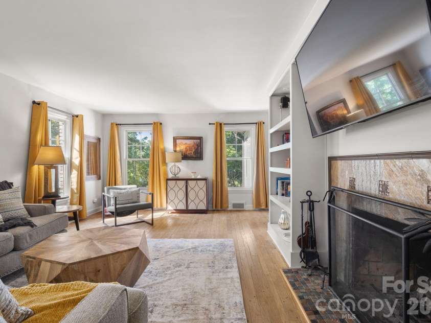 1 Orchid Lane, Asheville, NC 28803.  MLS# CAR4421419, YatesRealty ID 49235. 